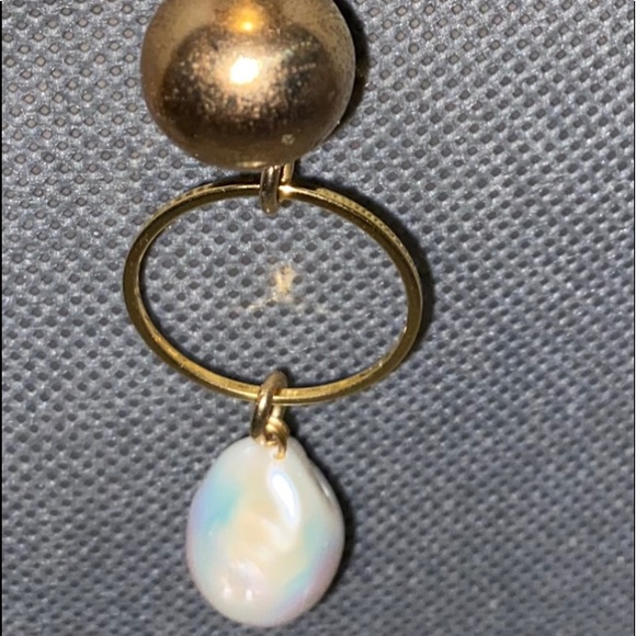 Free People Jana Hoop Pearl Earrings NWOT - Picture 6 of 7